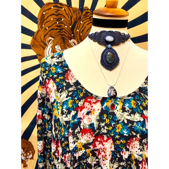 knot sisters Dresses & Skirts - 🌈 Stylish modern Vintage dress